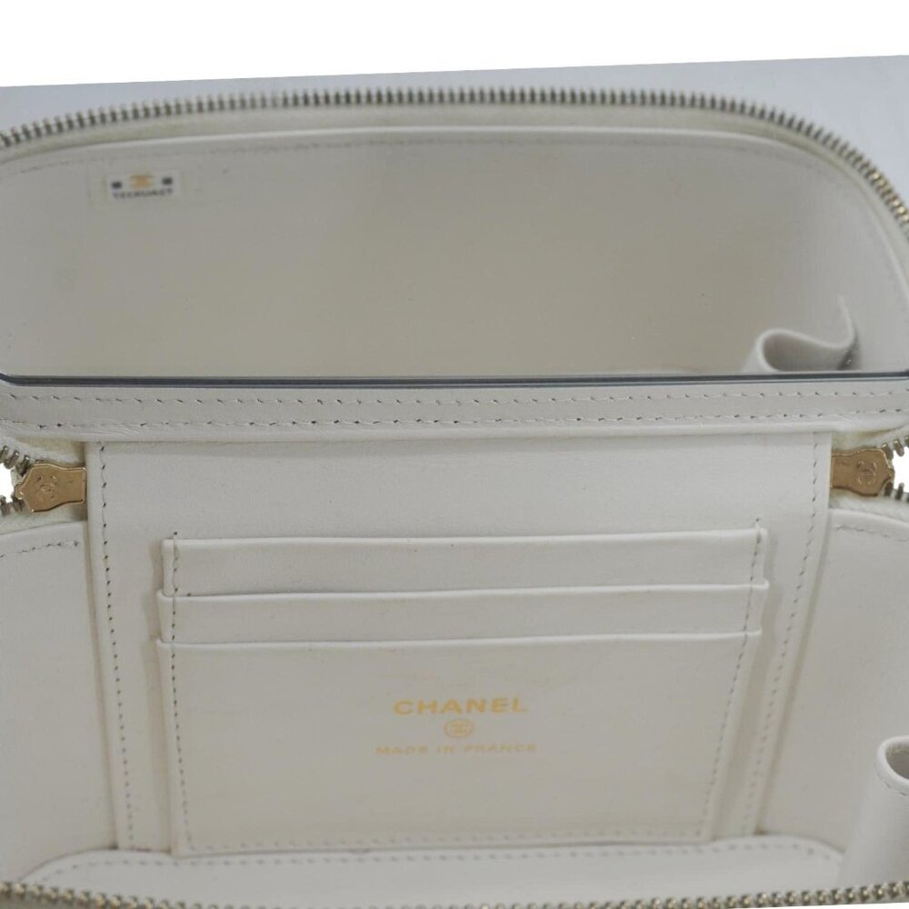 Chanel  Coco Casino Small Quilted Caviar Leather Chain Vanity Case White - Picture 14 of 16